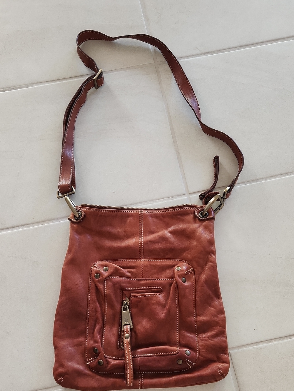 Marco Buggiani Leather Crossbody Bag - Classic Everyday Style